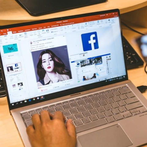 A kormánytól független narratívák tarolnak a nyilvános Facebook-csoportokban