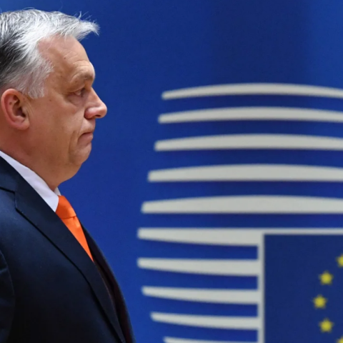 A kormány a gyermekvédelminek nevezett törvény kapcsán elindított kampánya arra utal, hogy nem várható gyors megegyezés az uniós pénzekről