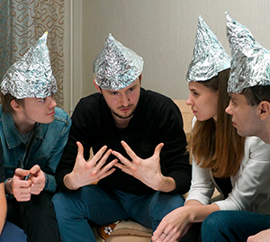 Conspiracy theories, fake news and superstition in Hungarian public opinion